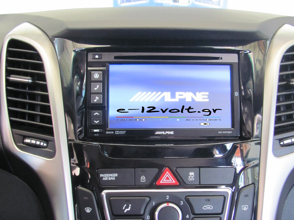 Hyundai i30 Double Din Fascia Plate (Piano Black)